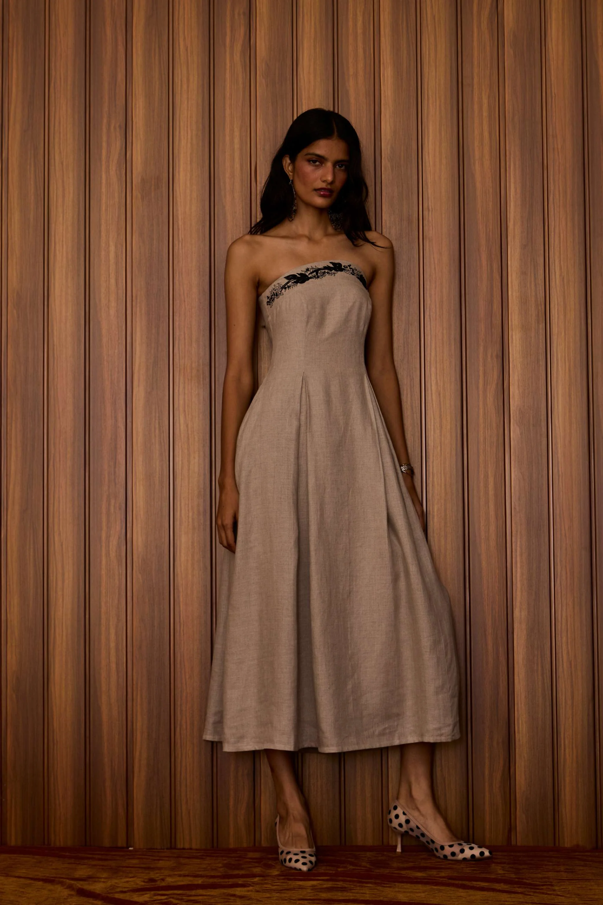 Suhjan Beige Linen Dress - Image 15