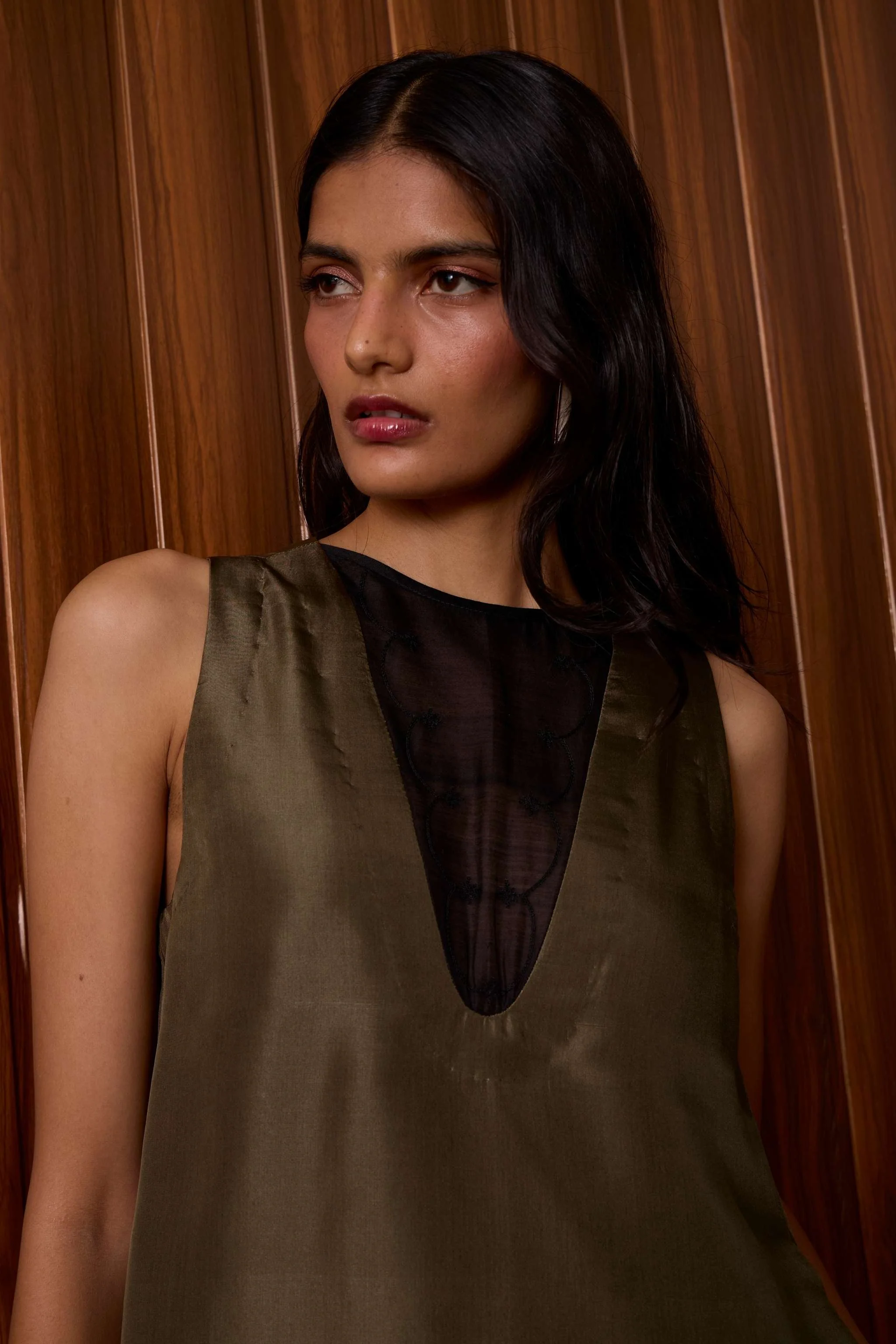 Velyra Olive Silk Dress - Image 15